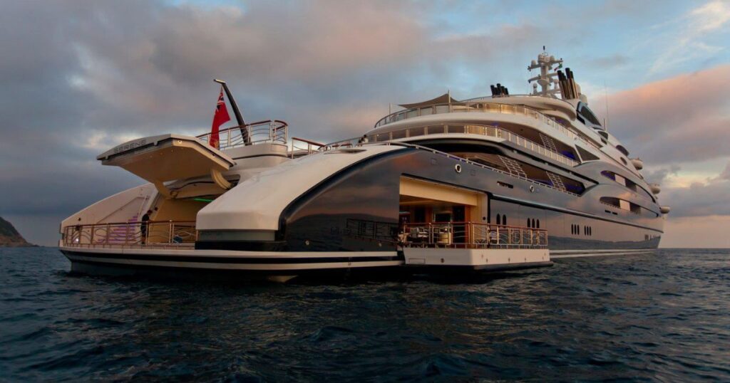 Mega Yachts: Luxury Boats Around 100 Feet Long