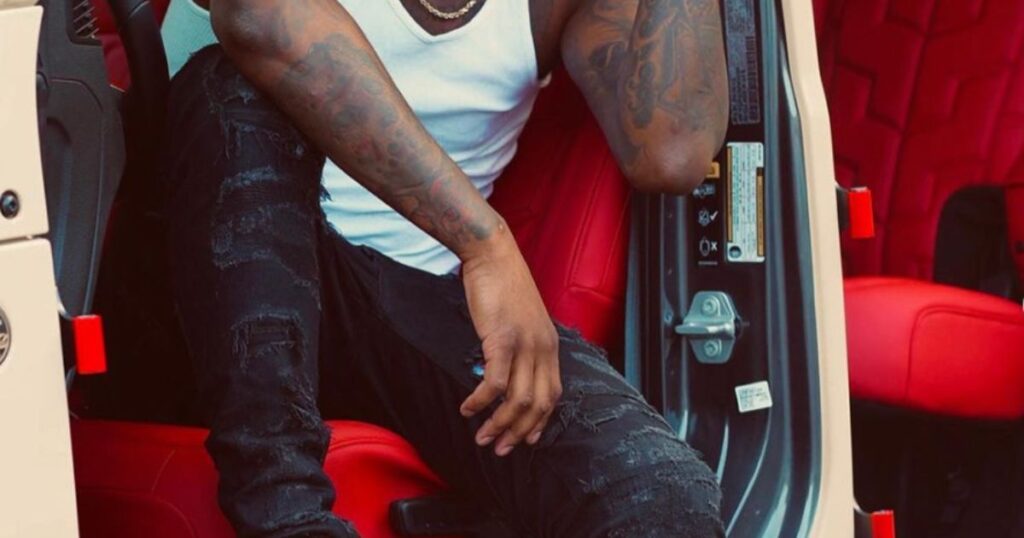Duke Dennis’s Style and Fashion Choices at 6’2″